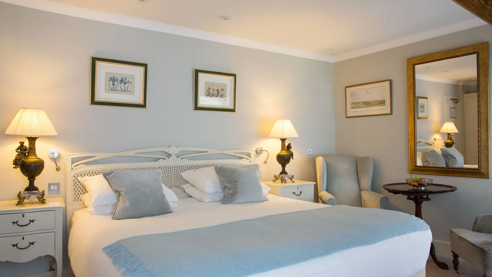 Take a look at our Superior Room here at The Priory Wareham, fitted with a sumptuous super king bed with garden views.