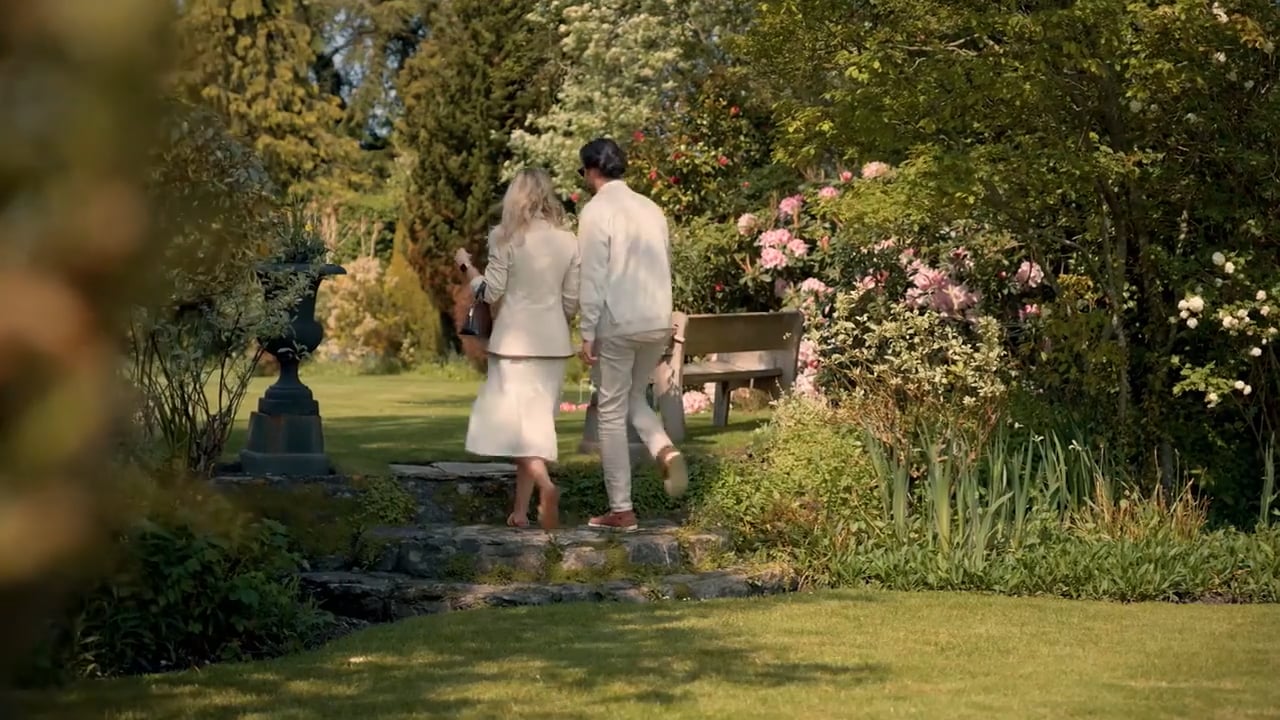 Walking through the Priory landscape gardens - Priory Wareham Gallery and Reviews