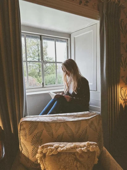 Relaxing in the Reading Nook at Priory Wareham - The ideal wellness and relaxation getaway